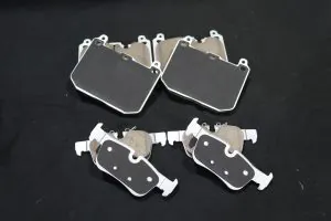 ＢＭＷミニ　ジョンクーパーワークス　クラブマンＦ５４×Ｒ‘ｓＲａｃｉｎｇ低ダストブレーキパット